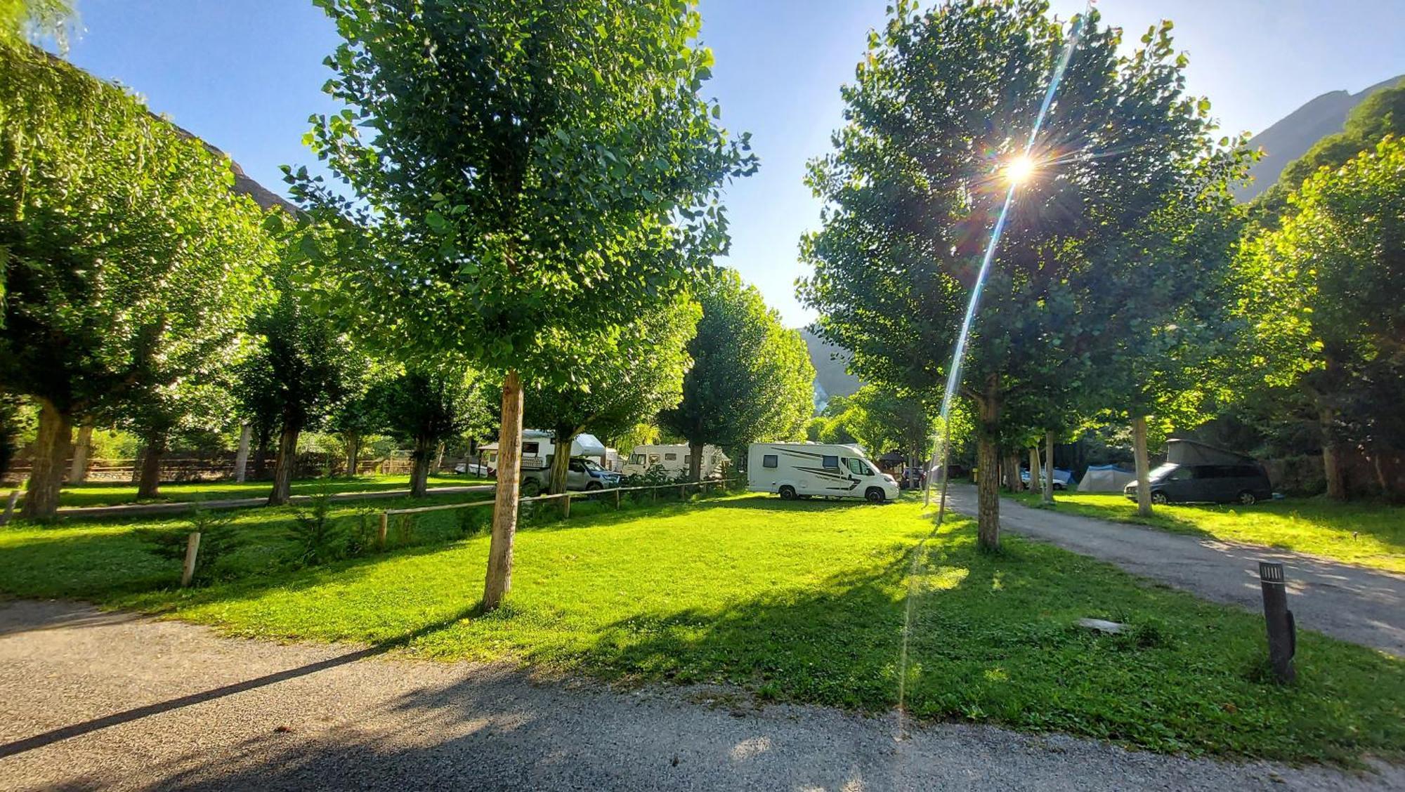 Camping Llavorsí Zewnętrze zdjęcie